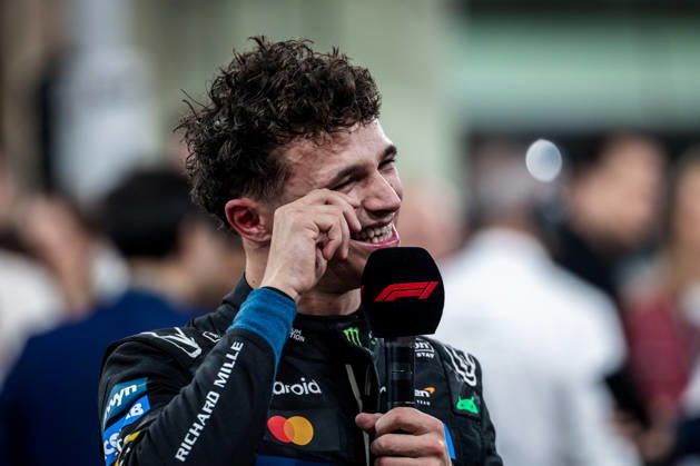 2025 Formula One Abu Dhabi Grand Prix Yas Marina Circuit, Abu Dhabi, United Arab Emirates 7.December.2025; Lando Norris of Great Britain and McLaren F1 Team during Formula One Abu Dhabi Grand Prix (Photo by Jay Hirano) Abu Dhabi Yas Marina Circuit United Arab Emirates Copyright: xJayxHiranox