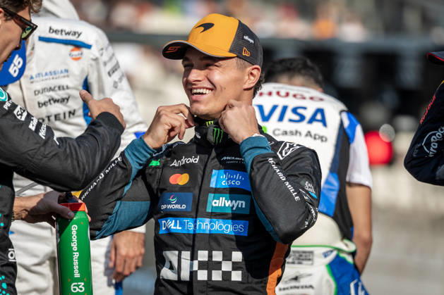 2025 Formula One Abu Dhabi Grand Prix Yas Marina Circuit, Abu Dhabi, United Arab Emirates 7.December.2025; Lando Norris of Great Britain and McLaren F1 Team during Formula One Abu Dhabi Grand Prix (Photo by Jay Hirano) Abu Dhabi Yas Marina Circuit United Arab Emirates Copyright: xJayxHiranox