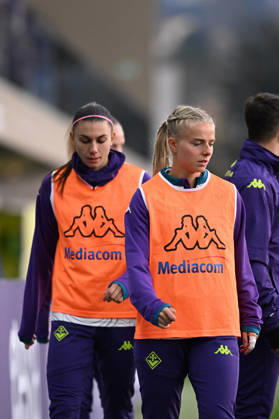 CALCIO - Serie A Femminile - ACF Fiorentina vs Ternana Women Emilie Woldvik and Agnese Bonfantini (Fiorentina) during the warm up during ACF Fiorentina vs Ternana Women, Italian football Serie A Women match in Bagno a Ripoli (FI), Italy, December 07 2025 Bagno a Ripoli (FI) Italy Copyright: xIPAxSport ABACAx
