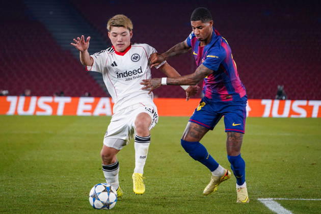 Football UEFA Champions League 2025 26, 6 Matchday FC Barcelona vs Eintracht Frankfurt Camp Nou Barcelona Ritsu Doan Eintracht Frankfurt, 20 Marcus Rashford FC Barcelona, 14 in a duel Background Advertising sponsor Just Eat Barcelona Province of Barcelona Spain Copyright: xJOERANxSTEINSIEKx