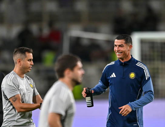 Al Nassr v Al Wahda - Friendly Match ABU DHABI, UNITED ARAB EMIRATES - DECEMBER 10: Cristiano Ronaldo of Al Nassr warms up before the friendly football match between Al Nassr and Al Wahda at Al Nahyan Stadium in Abu Dhabi, United Arab Emirates on December 10, 2025. Waleed Zein Anadolu Abu Dhabi United Arab Emirates. Editorial use only. Please get in touch for any other usage. Copyright: x2025xAnadoluxWaleedxZeinx