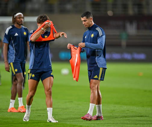 Al Nassr v Al Wahda - Friendly Match ABU DHABI, UNITED ARAB EMIRATES - DECEMBER 10: Cristiano Ronaldo of Al Nassr warms up before the friendly football match between Al Nassr and Al Wahda at Al Nahyan Stadium in Abu Dhabi, United Arab Emirates on December 10, 2025. Waleed Zein Anadolu Abu Dhabi United Arab Emirates. Editorial use only. Please get in touch for any other usage. Copyright: x2025xAnadoluxWaleedxZeinx