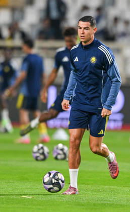 Al Nassr v Al Wahda - Friendly Match ABU DHABI, UNITED ARAB EMIRATES - DECEMBER 10: Cristiano Ronaldo of Al Nassr warms up before the friendly football match between Al Nassr and Al Wahda at Al Nahyan Stadium in Abu Dhabi, United Arab Emirates on December 10, 2025. Waleed Zein Anadolu Abu Dhabi United Arab Emirates. Editorial use only. Please get in touch for any other usage. Copyright: x2025xAnadoluxWaleedxZeinx