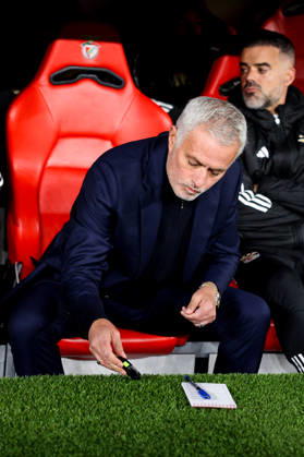 SL Benfica v Napoles FC - UEFA Champions League 2025 2026 Treinador portugues do Benfica, Jose Mourinho durante a partida entre SL Benfica v Napoles FC, valida pela fase de Grupos da Uefa Champions League 2025 2026, no Estadio da Luz, Portugal (Foto de Diogo Faria Reis Avant Sports) Lisboa Estadio da Luz Portugal Copyright: xDiogoxFariaxReis AvantxSportsx