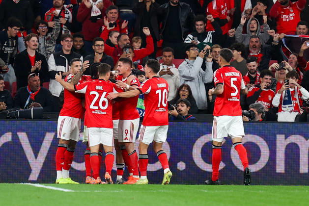 SL Benfica v Napoles FC - UEFA Champions League 2025 2026 Equipa benfiquista celebra o golo do medio colombiano, Richard Rios 20 durante a partida entre SL Benfica v Napoles FC, valida pela fase de Grupos da Uefa Champions League 2025 2026, no Estadio da Luz, Portugal (Foto de Diogo Faria Reis Avant Sports) Lisboa Estadio da Luz Portugal Copyright: xDiogoxFariaxReis AvantxSportsx