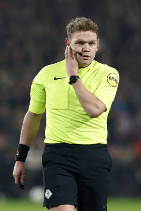 EINDHOVEN , 13-12-2025 , Philips stadium , season 2025 2026 , Dutch Eredivisie football , match between PSV and Heracles Almelo , final score 4-3 , picture shows referee Alex Bos PSV - Heracles x200172043x Copyright: