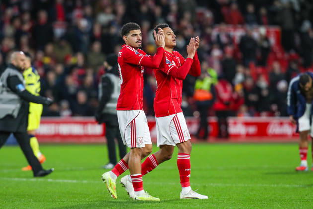 Nottingham Forest v Tottenham Hotspur, Premier League Morgan Gibbs-White Of Nottingham Forest & Dan Ndoye Of Nottingham Forest applauds the fans during the Nottingham Forest v Tottenham Hotspur Premier League match at the City Ground, West Bridgford, England on 14 December 2025 Credit: Lee Keuneke Every Second Media Editorial use only. All images are copyright Every Second Media Limited. No images may be reproduced without prior permission. All rights reserved. Premier League and Football League images are subject to licensing agreements with Football DataCo Limited. see https: www.football-dataco.com Copyright: xIMAGO EveryxSecondxMediax ESM-1708-0059 LeexKeunekex xEveryxSecondxMediax