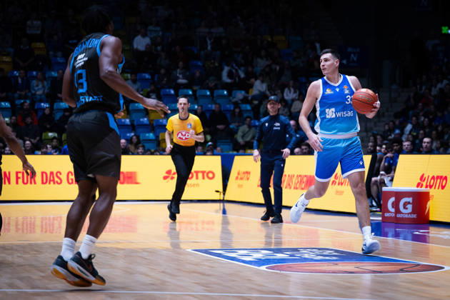 Ryan Hawkins Frankfurt Skyliners, 33 GER, BBL, Frankfurt Skyliners vs Science City Jena, SV Basketball, 1 Bundesliga, Matchday 10, Season 2025 2026 14 12 2025 Eibner Pressefoto Attila Ziga GER, BBL, Frankfurt Skyliners vs Science City Jena, SV Basketball, 1 Bundesliga, Matchday 10, Season 2025 2026 14 12 2025 Frankfurt am Main Copyright: xEibner-Pressefotox EP_AZA