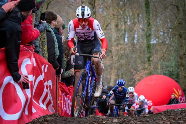 Belgian Thibau Nys pictured in action during the men s elite race of the Cyclocross World Cup, in Namur, Sunday 14 December 2025, stage 4 (out of 12) in the World Cup of the 2026-2027 season. DAVIDxPINTENS  x148874737x