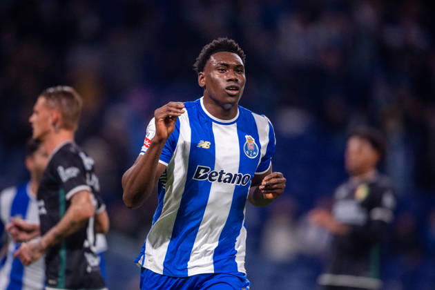 FC Porto v CF Estrela da Amadora - Primeira Liga In Lisbon, Portugal, on December 15, 2025, Samu Aghehowa from FC Porto celebrates his goal during the Liga Portugal Betclic 2025 26 match between FC Porto and CF Estrela da Amadora at Estadio do Dragao in Porto, Portugal. Porto Porto Portugal Copyright: xMiguelxLemosx originalFilename:lemos-fcportov251215_npXfh
