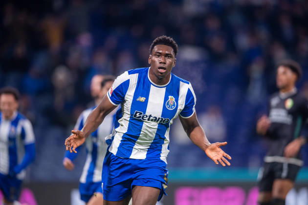 FC Porto v CF Estrela da Amadora - Primeira Liga In Lisbon, Portugal, on December 15, 2025, Samu Aghehowa from FC Porto celebrates his goal during the Liga Portugal Betclic 2025 26 match between FC Porto and CF Estrela da Amadora at Estadio do Dragao in Porto, Portugal. Porto Porto Portugal Copyright: xMiguelxLemosx originalFilename:lemos-fcportov251215_nph2O