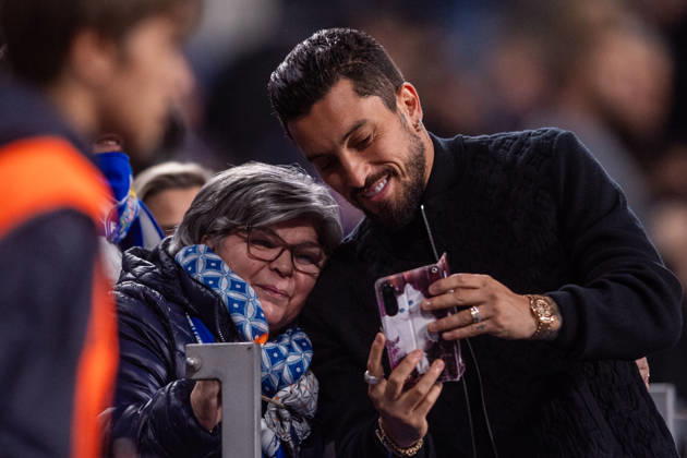 FC Porto v CF Estrela da Amadora - Primeira Liga In Porto, Portugal, on December 15, 2025, Alex Telles, a former FC Porto player, is seen during the Liga Portugal Betclic 2025 26 match between FC Porto and CF Estrela da Amadora at Estadio do Dragao. Porto Porto Portugal Copyright: xMiguelxLemosx originalFilename:lemos-fcportov251215_npIAz