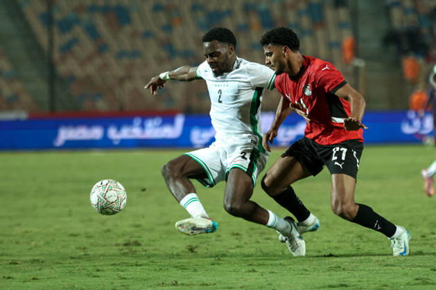 Egypt v Nigeria - International Friendly, Länderspiel, Nationalmannschaft Osama Faisal of Egypt competes with Bright Osayi-Samuel of Nigeria at Cairo International Stadium in Cairo, Egypt, on December 16, 2025. cairo Egypt Copyright: xAbeerxAhmedx originalFilename:hamed-notitle251217_npCG9