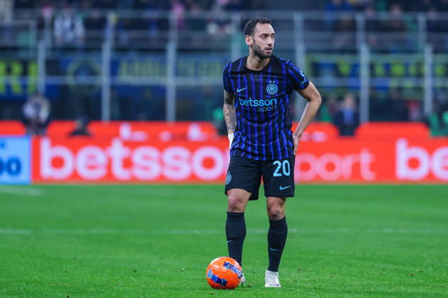 Hakan Calhanoglu of FC Internazionale seen in action during Serie A 2025 26 football match between FC Internazionale and Como 1907 at San Siro Stadium in Milan Italy on 06 December 2025. Milan Stadio Giuseppe Meazza Milan Italy Copyright: xEPhotopressx SP24-1305-073