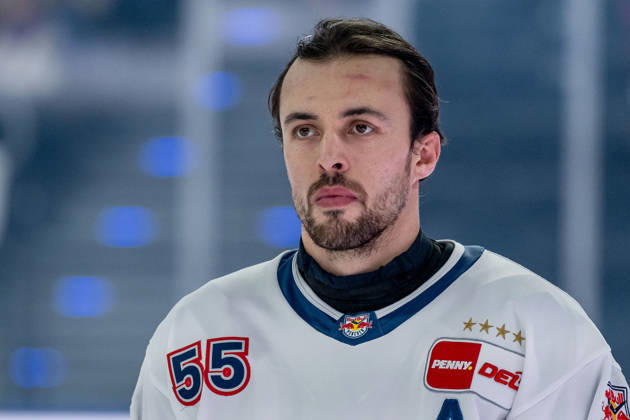 Fabio Wagner EHC Red Bull Muenchen, 55 in the Starting Six Portrait Portrait GER, EHC Red Bull Muenchen vs Schwenninger Wild Wings, Ice Hockey, DEL, Matchday 29, Season 2025 2026, 18 12 2025 GER, EHC Red Bull Muenchen vs Schwenninger Wild Wings, Ice Hockey, DEL, Matchday 29, Season 2025 2026, 18 12 2025 Muenchen Copyright: xEibner-Pressefoto HeikexFeinerx EP_HFR