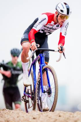 Belgian Thibau Nys pictured in action during the men s elite race of the World Cup cyclocross cycling event in Antwerp on Saturday 20 December 2025, the fifth stage (out of 12) of the UCI World Cup competition. JASPERxJACOBS  x150374525x
