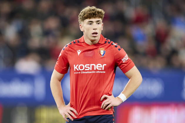 December 20, 2025, Pamplona, Navarra, SPAIN: Victor Munoz of CA Osasuna looks on during the LaLiga EA Sports match between CA Osasuna and Deportivo Alaves at El Sadar on December 20, 2025, in Pamplona, Spain. Pamplona SPAIN - ZUMAa181 20251220_zaa_a181_064 Copyright: xRicardoxLarreinax