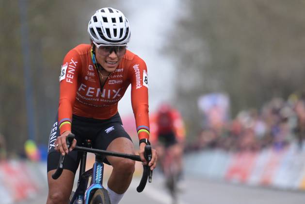 Dutch Ceylin Del Carmen Alvarado pictured in action during the women s elite race of the 6th stage (out of 12) of the world cup cyclocross, in Koksijde Sunday 21 December 2025. DAVIDxPINTENS x150538288x