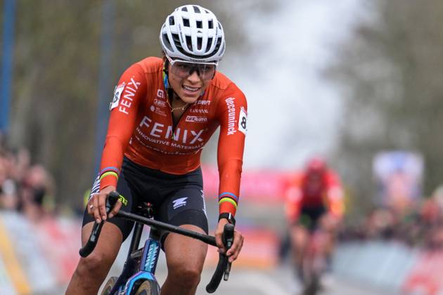Dutch Ceylin Del Carmen Alvarado pictured in action during the women s elite race of the 6th stage (out of 12) of the world cup cyclocross, in Koksijde Sunday 21 December 2025. DAVIDxPINTENS x150577333x