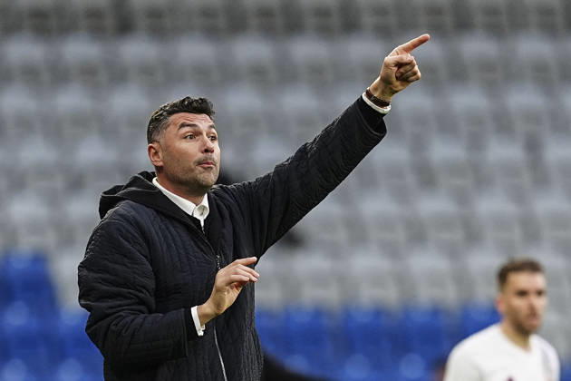 RAMS Basaksehir v Gaziantep FK - Turkish Super Lig ISTANBUL, TURKIYE - DECEMBER 22: Head coach Burak Yilmaz of Gaziantep FK gives tactics during the Turkish Super Lig week 17 football match between RAMS Basaksehir and Gaziantep FK at Basaksehir Fatih Terim Stadium in Istanbul, Turkiye on December 22, 2025. Agit Erdi Ulukaya Anadolu Istanbul Turkey. Editorial use only. Please get in touch for any other usage.  Copyright: x2025xAnadoluxAgitxErdixUlukayax