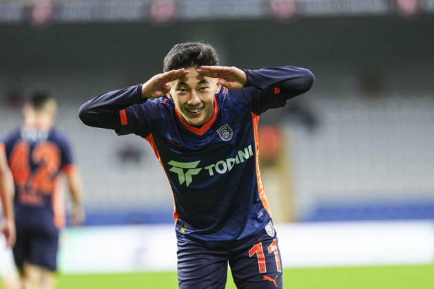 RAMS Basaksehir v Gaziantep FK - Turkish Super Lig ISTANBUL, TURKIYE - DECEMBER 22: Abbosbek Fayzullayev (11) of RAMS Basaksehir celebrates after scoring a goal during the Turkish Super Lig week 17 football match between RAMS Basaksehir and Gaziantep FK at Basaksehir Fatih Terim Stadium in Istanbul, Turkiye on December 22, 2025. Agit Erdi Ulukaya Anadolu Istanbul Turkey. Editorial use only. Please get in touch for any other usage.  Copyright: x2025xAnadoluxAgitxErdixUlukayax