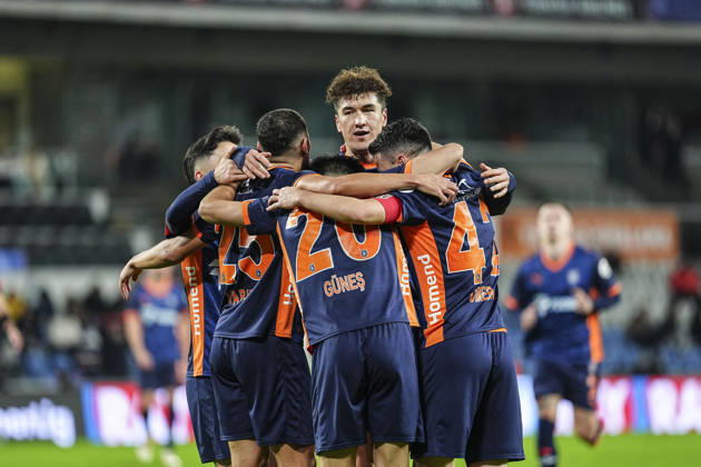RAMS Basaksehir v Gaziantep FK - Turkish Super Lig ISTANBUL, TURKIYE - DECEMBER 22: Players of RAMS Basaksehir celebrate after scoring a goal during the Turkish Super Lig week 17 football match between RAMS Basaksehir and Gaziantep FK at Basaksehir Fatih Terim Stadium in Istanbul, Turkiye on December 22, 2025. Agit Erdi Ulukaya Anadolu Istanbul Turkey. Editorial use only. Please get in touch for any other usage.  Copyright: x2025xAnadoluxAgitxErdixUlukayax