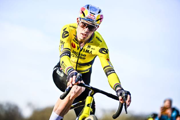 Belgian Wout van Aert pictured in action during the men elite race of the Plage Cross cyclocross cycling event in Hofstade, stage 4 8 in the X20 Badkamers Trofee competition, Monday 22 December 2025. JASPERxJACOBS x150780096x