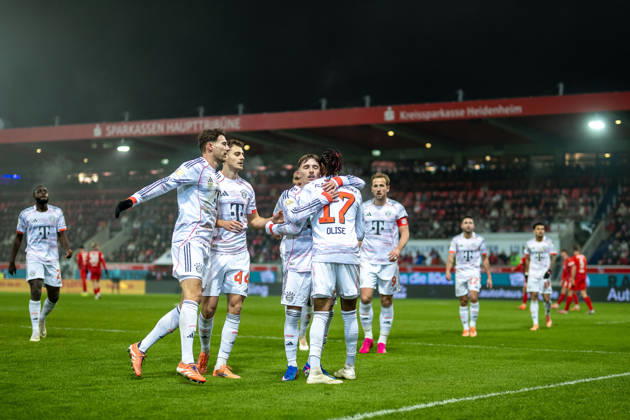 Goal to 0 2 by Michael Olise FC Bayern Muenchen, 17 , GER, 1 FC Heidenheim vs FC Bayern Muenchen, Football, Bundesliga, Matchday 15, Season 2025 2026, 21 12 2025, DFL DFB REGULATES PROHIBIT ANY USE OF PHOTOGRAPHS AS IMAGE SEQUENCES AND OR QUASI VIDEO, GER, 1 FC Heidenheim vs FC Bayern Muenchen, Football, Bundesliga, Matchday 15, Season 2025 2026, 21 12 2025 Heidenheim Copyright: xEibner-Pressefotox EP_EER