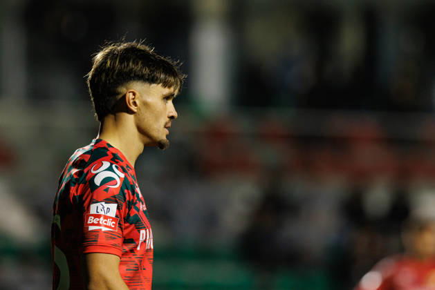 Dinis Pinto seen during Liga Portugal game between teams of CF Estrela Amadora and Moreirense FC (Maciej Rogowski Ball Raw Images) Amadora Estadio Jose Gomes Portugal Copyright: xMaciejxRogowskix maciejrogowski_estrela_moreirense_2526-361