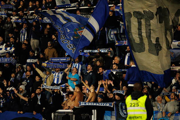 Fans of FC Porto seen during Liga Portugal game between teams of FC Alverca and FC Porto (Maciej Rogowski Ball Raw Images) Alverca Complexo Desportivo Alverca Portugal Copyright: xMaciejxRogowskix maciejrogowski_alverca_fcporto_2526-1193