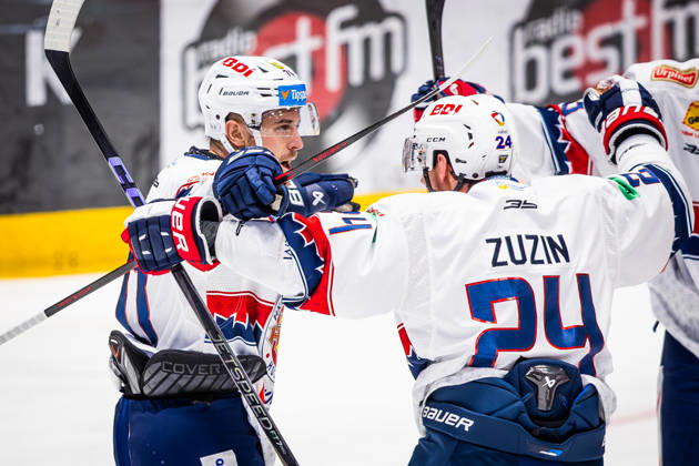 SLOVAN BRATISLAVA - HKM ZVOLEN Marek Hecl of Zvolen celebrates a goal with Peter Zuzin during Slovak Ice hockey, Eishockey Eishockey Tipsport liga match between HC Slovan Bratislava and HKM Zvolen at Ondrej Nepela Arena in Bratislava. Bratislava, Slovakia, December 28, 2025. Photo by Branislav Racko. Copyright: xx 080A5407