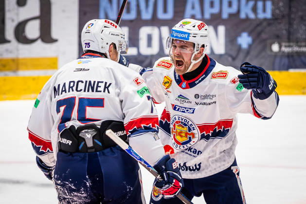 SLOVAN BRATISLAVA - HKM ZVOLEN Marek Hecl of Zvolen celebrates a goal with Patrik Marcinek during Slovak Ice hockey, Eishockey Eishockey Tipsport liga match between HC Slovan Bratislava and HKM Zvolen at Ondrej Nepela Arena in Bratislava. Bratislava, Slovakia, December 28, 2025. Photo by Branislav Racko. Copyright: xx 080A5568
