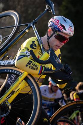 Belgian Wout van Aert pictured in action during the men s elite race at the World Cup cyclocross cycling event in Dendermonde, Belgium, stage 8 (out of 12) of the UCI World Cup cyclocross competition, Sunday 28 December 2025. DAVIDxPINTENS x151956423x