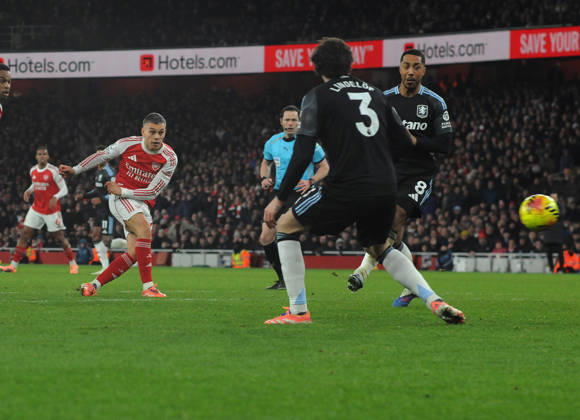 Football - 2025 2026 Premier League - Arsenal vs Aston Villa - Emirates Stadium - Tuesday 30th December 2025 Leandro Trossard of Arsenal scores goal no 3