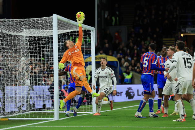 Crystal Palace v Fulham, Premier League Fulham goalkeeper Bernd Leno (1) makes a save during the Premier League match between Crystal Palace and Fulham at Selhurst Park, London, UK on 1 January 2026. London Selhurst Park Greater London UK Editorial use only DataCo restrictions apply See www.football-dataco.com , Copyright: xSimonxRoex PSI-23503-0042