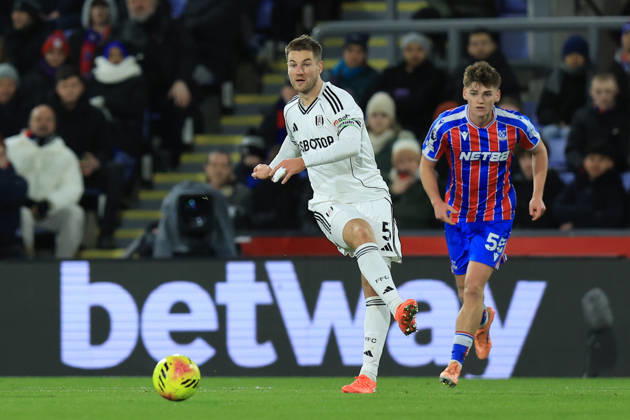 Crystal Palace v Fulham, Premier League Fulham defender Joachim Andersen (5) plays the ball during the Premier League match between Crystal Palace and Fulham at Selhurst Park, London, UK on 1 January 2026. London Selhurst Park Greater London UK Editorial use only DataCo restrictions apply See www.football-dataco.com , Copyright: xSimonxRoex PSI-23503-0078