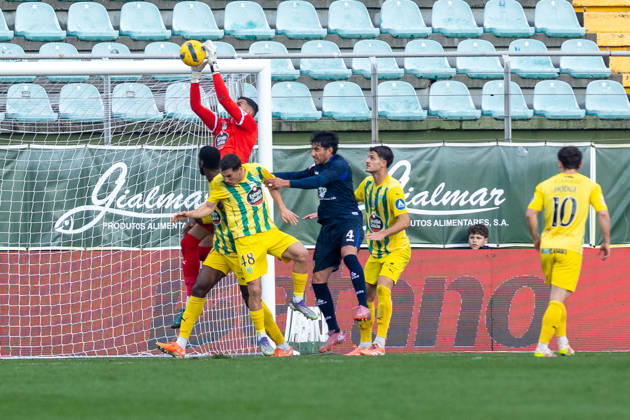 FOOTBALL - Tondela 3 vs Arouca 1, round 17 of portuguese Liga, 2025 26. Joao Cardoso Stadium, in Tondela, Portugal. Saturday, 2026 01 03. Bernardo Fontes (31) Tondela. TONDELA VISEU PORTUGAL ESTÁDIO JOÃO CARDOSO Copyright: xGILxPERESx