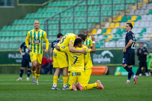 FOOTBALL - Tondela 3 vs Arouca 1, round 17 of portuguese Liga, 2025 26. Joao Cardoso Stadium, in Tondela, Portugal. Saturday, 2026 01 03. Tondela players after second goal. TONDELA VISEU PORTUGAL ESTÁDIO JOÃO CARDOSO Copyright: xGILxPERESx
