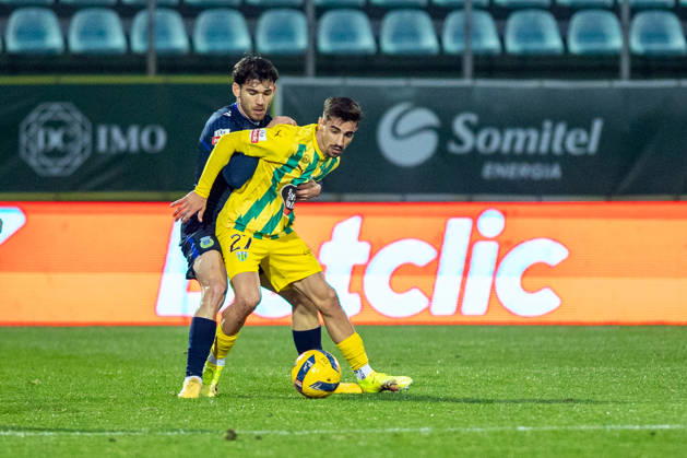 FOOTBALL - Tondela 3 vs Arouca 1, round 17 of portuguese Liga, 2025 26. Joao Cardoso Stadium, in Tondela, Portugal. Saturday, 2026 01 03. Rodrigo Conceição (27) Tondela. TONDELA VISEU PORTUGAL ESTÁDIO JOÃO CARDOSO Copyright: xGILxPERESx