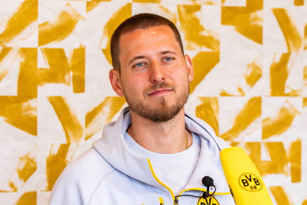 Interview Media-Talk mit Waldemar Anton (Borussia Dortmund, 3) Winter-Trainingslager Borussia Dortmund in Marbella, Spanien, Tag 2 am 03.01.2026 Copyright: xBahhoxKarax