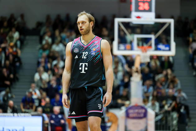 Melvin Jostmann Telekom Baskets Bonn, 12 , Science City Jena vs Telekom Baskets Bonn, Basketball, easycredit Basketball Bundesliga, Matchday 13, Season 2025 2026, 29 12 2025, Science City Jena vs Telekom Baskets Bonn, Basketball, easycredit Basketball Bundesliga, Matchday 13, Season 2025 2026, 29 12 2025 Jena Copyright: xEibner-Pressefoto LauraxRoemerx EP_LRR