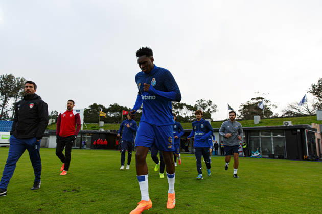 Samu Aghehowa seen during Liga Portugal game between CD Santa Clara and FC Porto (Pedro Rosa Ball Raw Images) Ponta Delgada Estadio de Sao Miguel Portugal Copyright: xPedroxRosax pedrorosa_santaclara_fcporto_2526-52