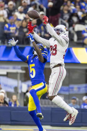 January 4, 2026, Los Angeles, California, United States: Arizona Cardinals cornerback Elijah Jones (28) deflects a pass intended for Los Angeles Rams wide receiver Tutu Atwell (5) during an NFL, American Football Herren, USA football game at SoFi Stadium, in Inglewood, Calif. LA Rams 37:20 Arizona Cardinals. Los Angeles United States - ZUMAs197 20260104_aaa_s197_487 Copyright: xRingoxChiux