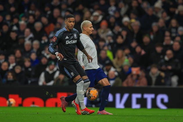 Tottenham Hotspur v Aston Villa, FA Cup, 3rd Round INJURY Tottenham Hotspur Forward Richarlison (9) pulls up during the FA Cup match between Tottenham Hotspur and Aston Villa at Tottenham Hotspur Stadium, London, UK on 10 January 2026. Editorial use only DataCo restrictions apply See www.football-dataco.com , Copyright: xChrisxFoxwellx PSI-23550-0025