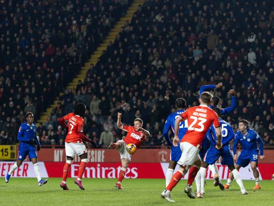 Charlton Athletic v Chelsea Emirates FA Cup Greg Docherty of Charlton Athletic has a shot at goal during the Emirates FA Cup Third Round match at The Valley, London 10 01 2026 UK Newspapers OUT Copyright: xBenxPetersx FIL-22760-0119