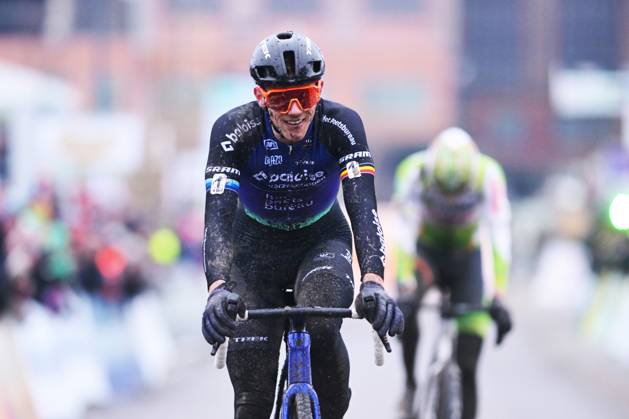 Belgian Thibau Nys celebrates after winning the Elite men race at the Belgian Cyclocross Championships in Beringen on Sunday 11 January 2026. DAVIDxPINTENS  x155157162x
