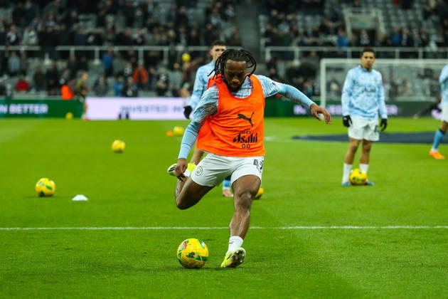 Newcastle United v Manchester City, Carabao Cup Antoine Semenyo Of Manchester City warms up during the Newcastle United v Manchester City Carabao Cup Semi Final First Leg match at St. James Park, Newcastle Upon Tyne, England on 13 January 2026 Credit: Lee Keuneke Every Second Media Editorial use only. All images are copyright Every Second Media Limited. No images may be reproduced without prior permission. All rights reserved. Premier League and Football League images are subject to licensing agreements with Football DataCo Limited. see https: www.football-dataco.com Copyright: xIMAGO EveryxSecondxMediax ESM-1753-0033 LeexKeunekex xEveryxSecondxMediax