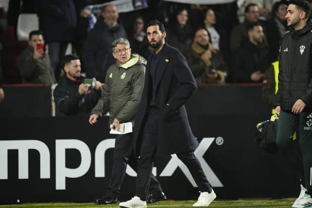 Albacete Balompie v Real Madrid - Copa del Rey ALBACETE, SPAIN - JANUARY 14: Alvaro Arbeloa head coach of Real Madrid during the Copa del Rey round of 16 match between Albacete Balompie and Real Madrid at Estadio Carlos Belmonte on January 14, 2026 in Albacete, Spain. Jose Hernandez Anadolu Albacete Spain. Editorial use only. Please get in touch for any other usage. Copyright: x2026xAnadoluxJosexHernandezx