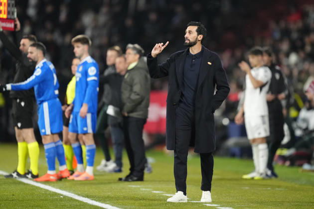 Albacete Balompie v Real Madrid - Copa del Rey ALBACETE, SPAIN - JANUARY 14: Alvaro Arbeloa head coach of Real Madrid gives instructions during the Copa del Rey round of 16 match between Albacete Balompie and Real Madrid at Estadio Carlos Belmonte on January 14, 2026 in Albacete, Spain. Jose Hernandez Anadolu Albacete Spain. Editorial use only. Please get in touch for any other usage. Copyright: x2026xAnadoluxJosexHernandezx