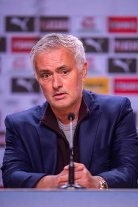 FC Porto v SL Benfica - Taca de Portugal Jose Mourinho, head coach of SL Benfica, is seen during the press conference, PK, Pressekonferenz after the Portuguese Cup quarter-final match between FC Porto and SL Benfica at Estadio do Dragao in Porto, Portugal, on January 14, 2026. Porto Porto Portugal  Copyright: xMiguelxLemosx originalFilename:lemos-fcportox260114_npBId